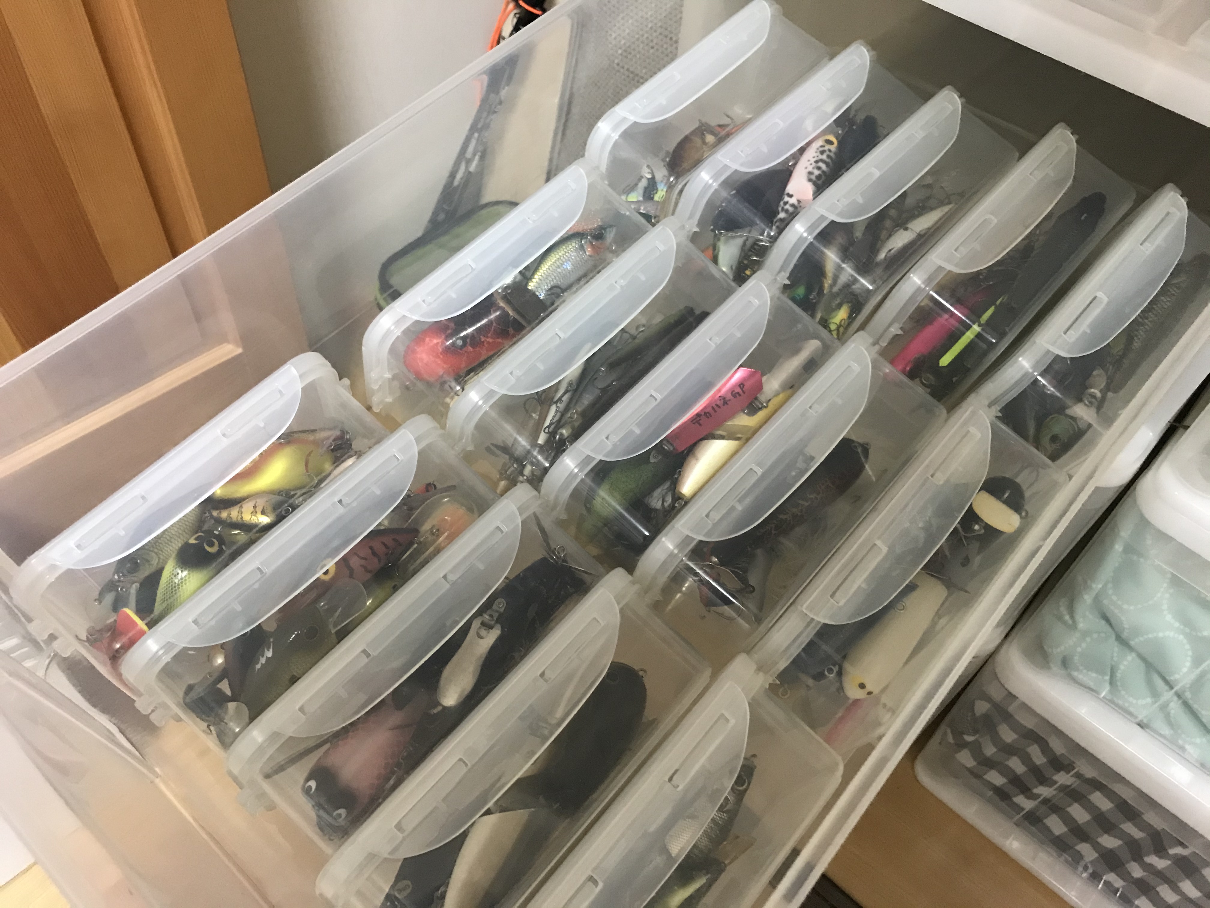 溢れる釣り道具 どう整理する 釣り具の整理整頓 収納方法を考える ナナブンノニブログ